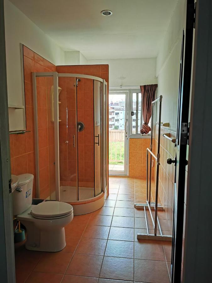 White House By Sorot ตึกขาวโดยโสรฬ Apartamento Praia de Jomtien Exterior foto