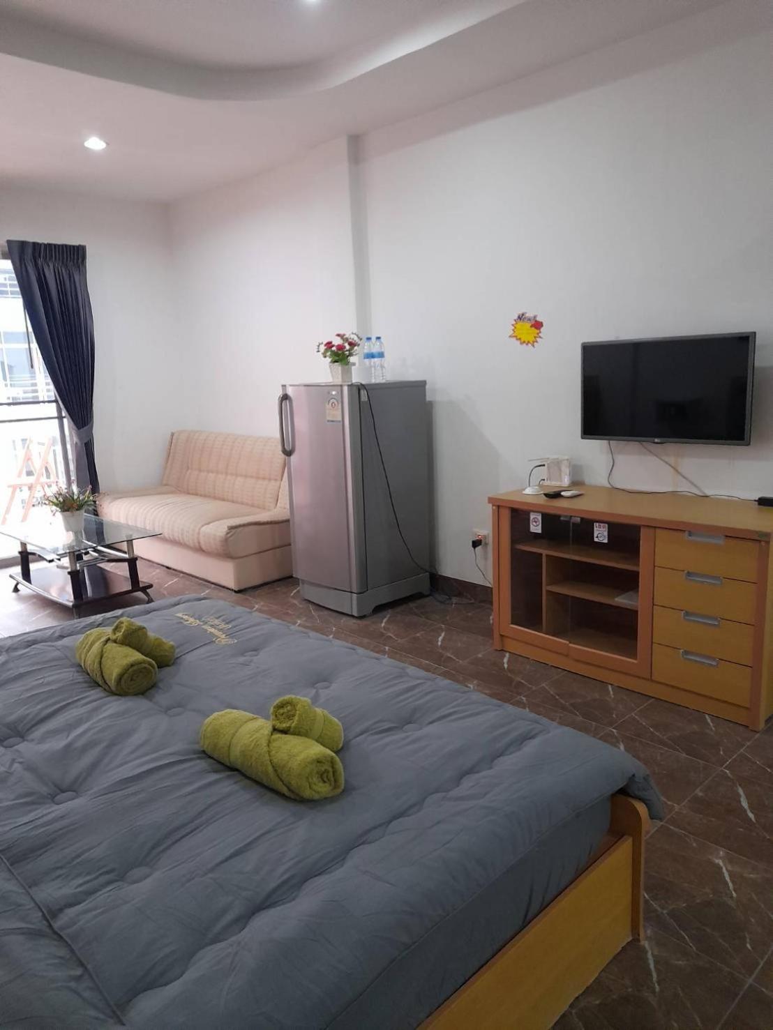 White House By Sorot ตึกขาวโดยโสรฬ Apartamento Praia de Jomtien Exterior foto