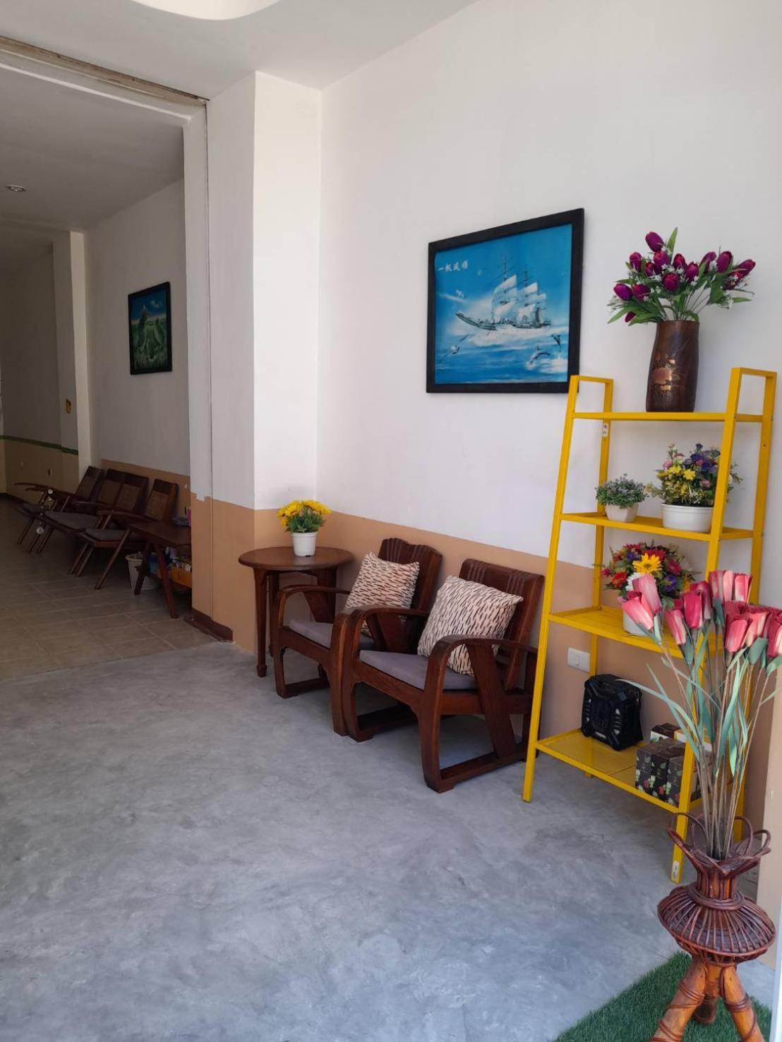 White House By Sorot ตึกขาวโดยโสรฬ Apartamento Praia de Jomtien Exterior foto