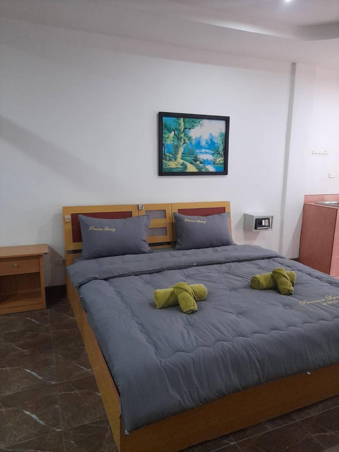 White House By Sorot ตึกขาวโดยโสรฬ Apartamento Praia de Jomtien Exterior foto
