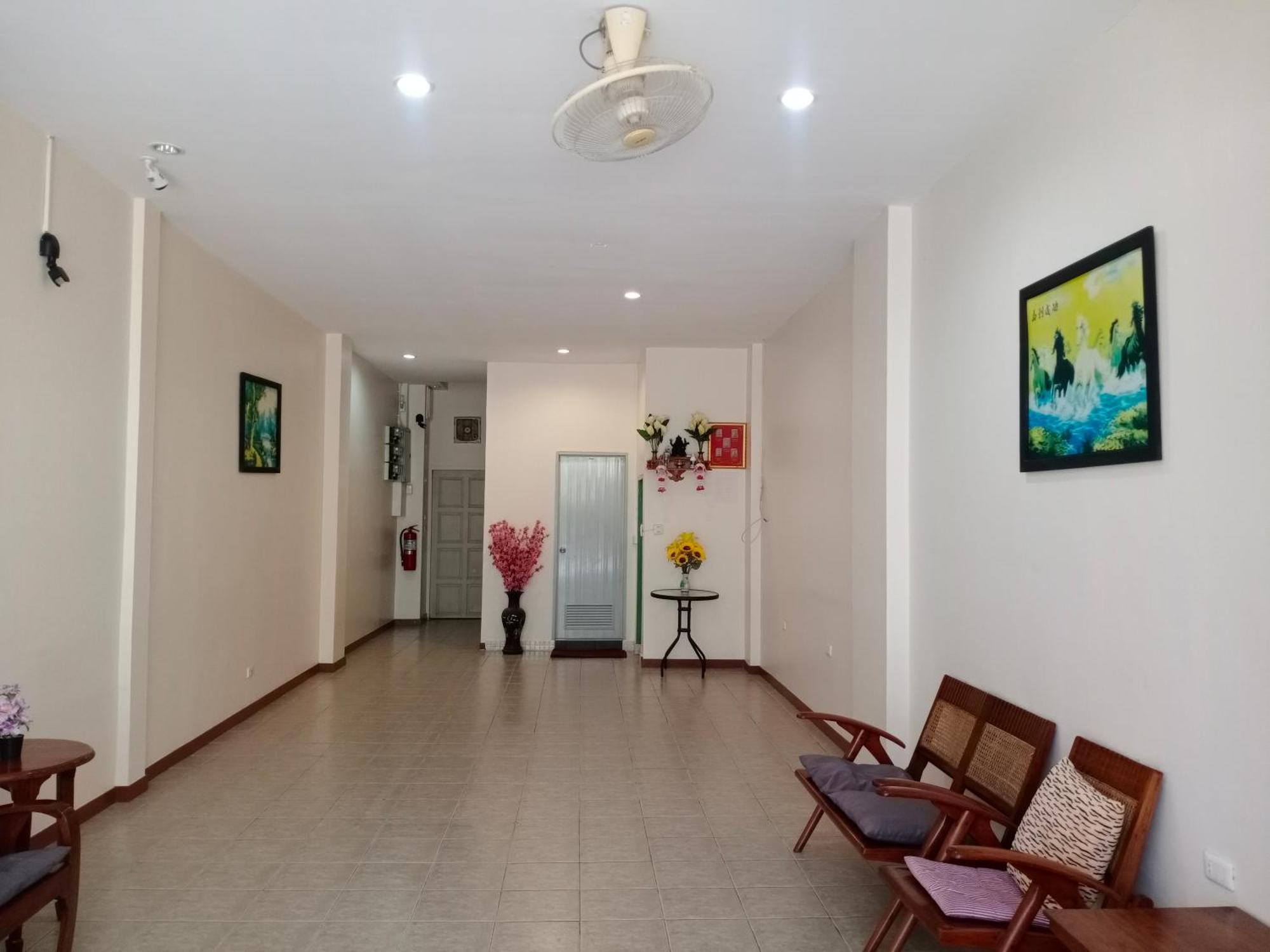 White House By Sorot ตึกขาวโดยโสรฬ Apartamento Praia de Jomtien Exterior foto
