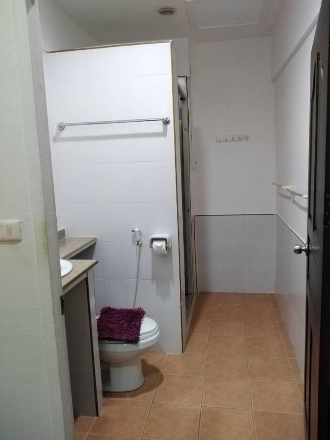 White House By Sorot ตึกขาวโดยโสรฬ Apartamento Praia de Jomtien Exterior foto